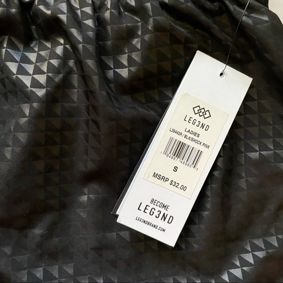 NWT Black and Pink 2-in1 Run Gym Shorts Size S - Picture 4 of 7